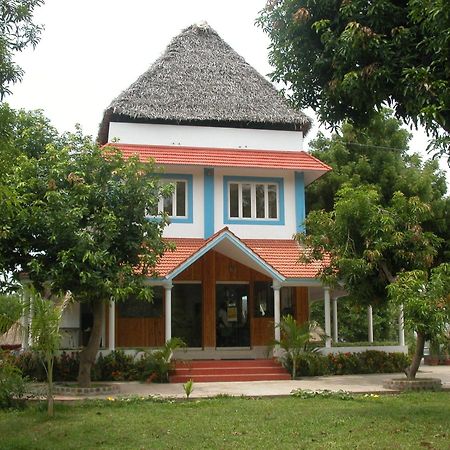 Prince Park Hotel Pondicherry Exterior photo