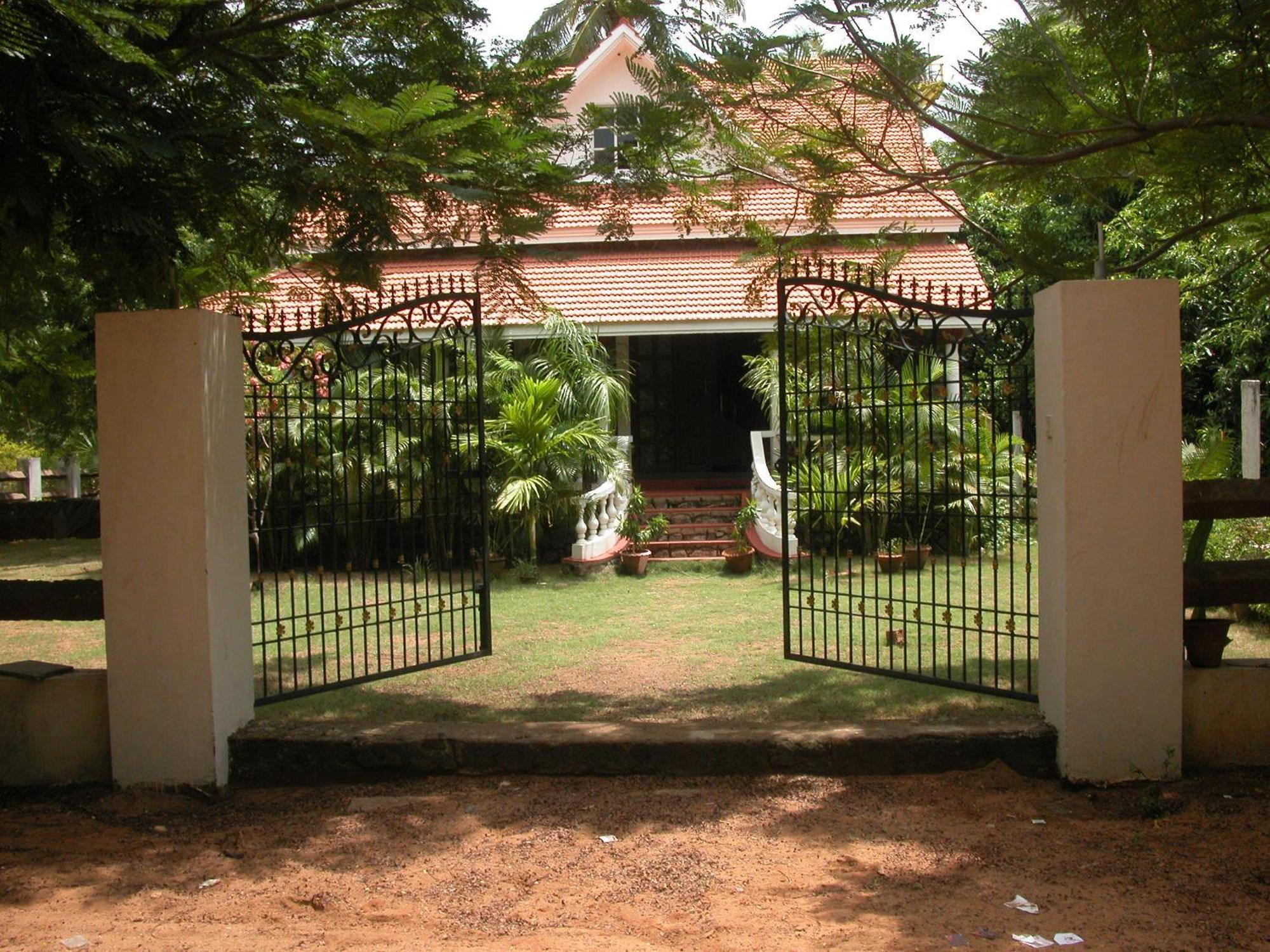 Prince Park Hotel Pondicherry Exterior photo